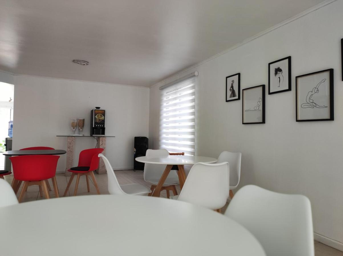 Hostal Donihue Acomodação com café da manhã  *